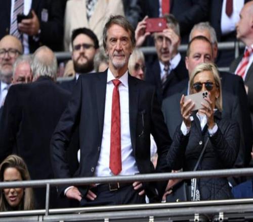 郑钦文巧妙,应对总决赛,合影站位,谈球吧官网,谈球吧H5官网入口,谈球吧网站,谈球吧官网娱乐,谈球吧H5登录入口